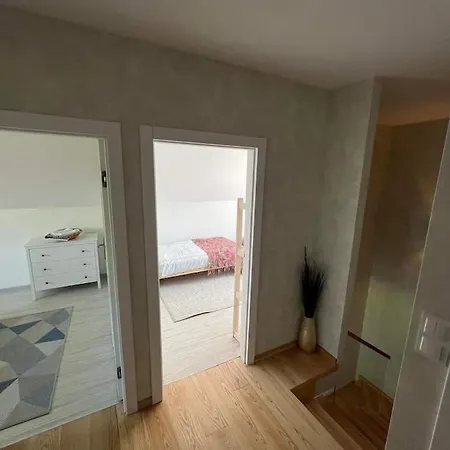 Dom Na Sielskiej 別荘 グニエビノ